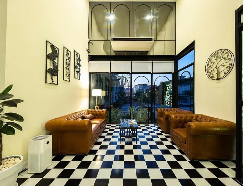 โรงแรมต้นเงิน Khon Kaen Exterior photo